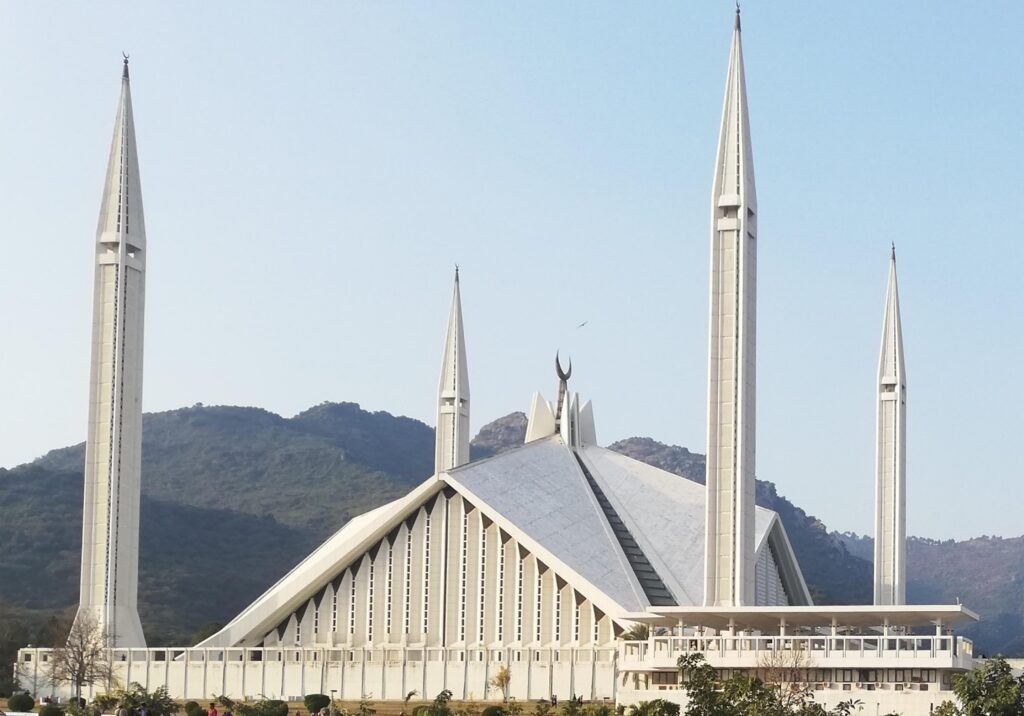 Top Places to Explore in Islamabad With Friends and Families-8 Most Exciting Places of Islamabad